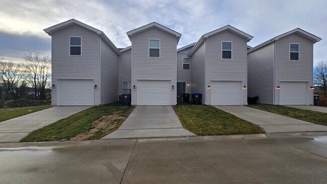 Building Photo - 330 Fall Harvest Parkway