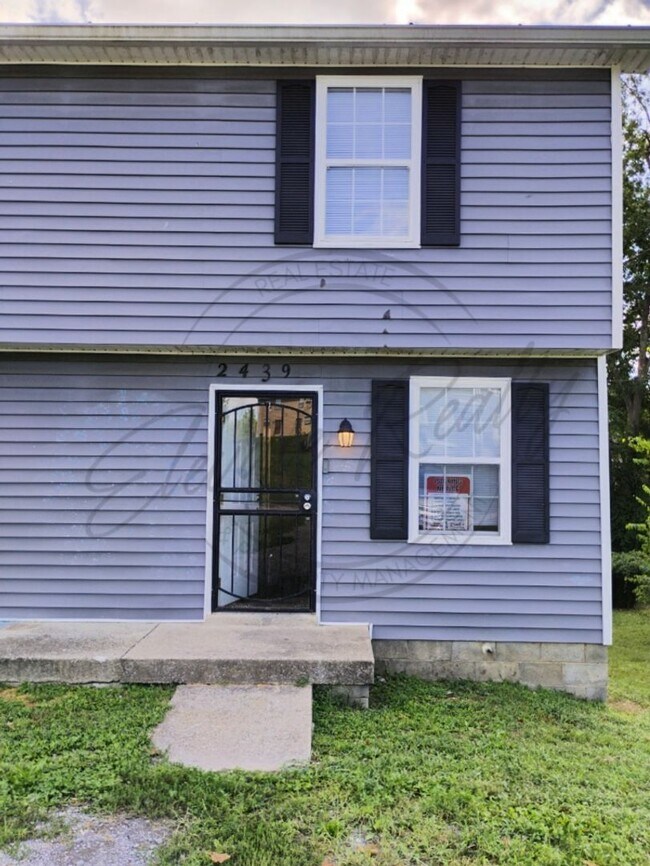 Building Photo - Two Bedroom Townhouse in North Nashville!