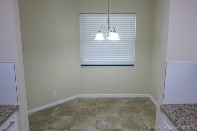 Building Photo - 1517 Woodbridge Lakes Cir
