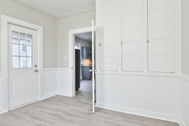 Building Photo - RENTALS AVAILABLE IN NILES