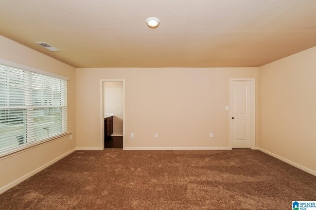 Building Photo - 525 Clover Cir