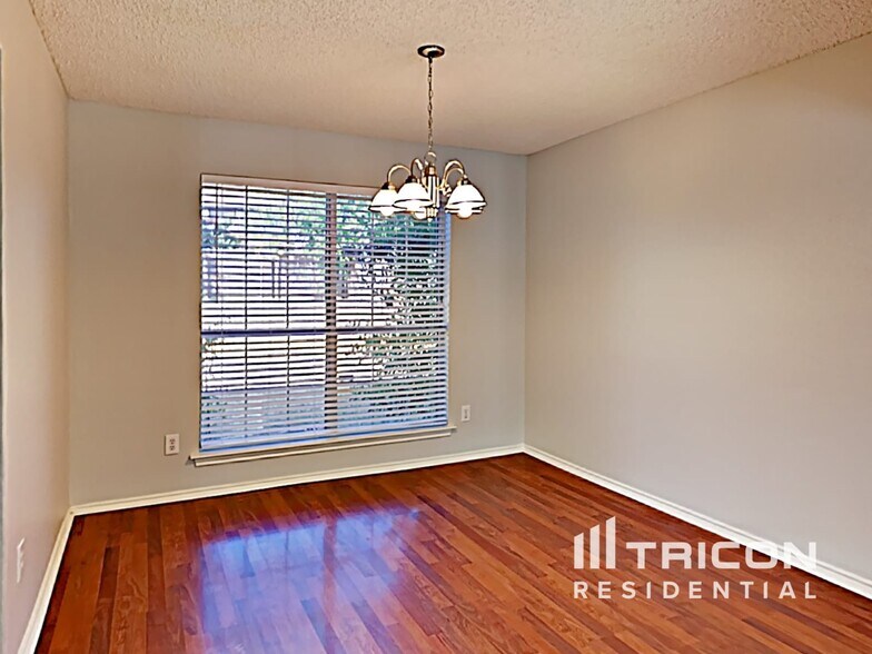 Building Photo - 1026 Chasemore Dr