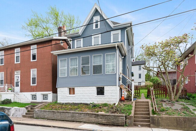 Building Photo - Unbeatable 4 Bedroom home in Greensburg available July 1!
