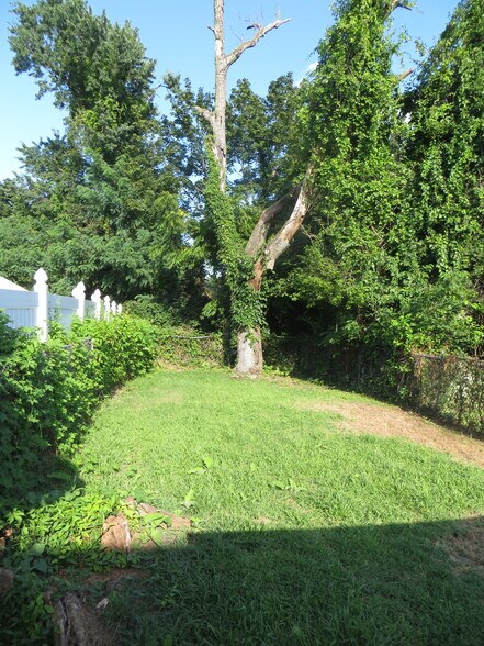 Building Photo - 503 Linden Ave