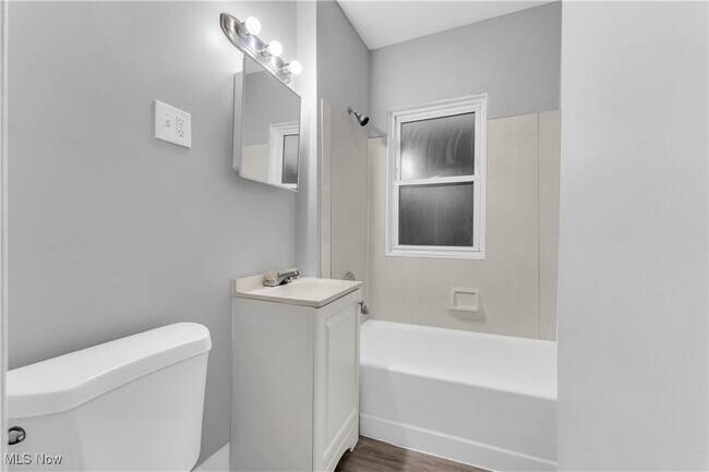 Building Photo - 4657 Warner Rd