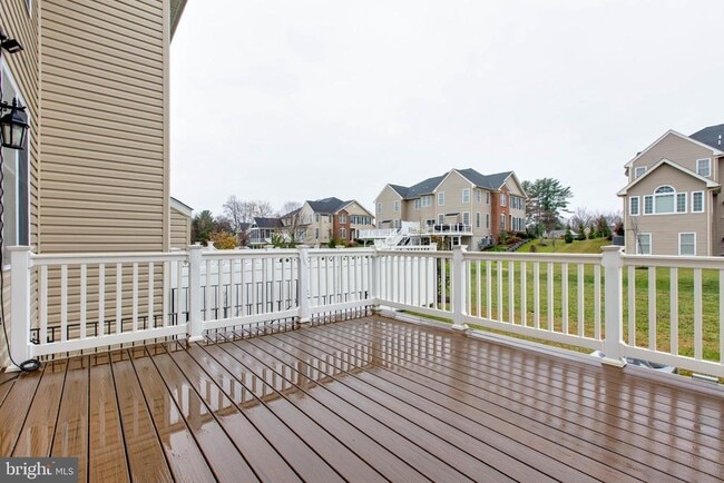 Building Photo - 8526 Pine Springs Dr