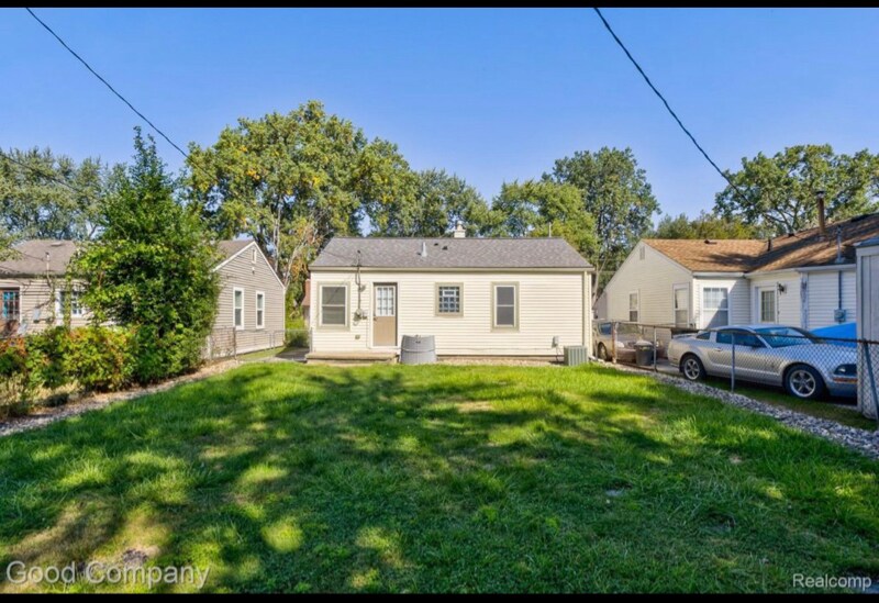 Building Photo - 600 Kalama Ave