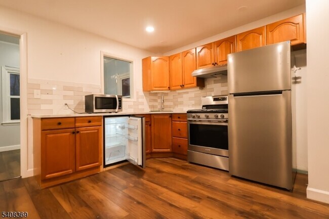 Building Photo - 655 E Passaic Ave