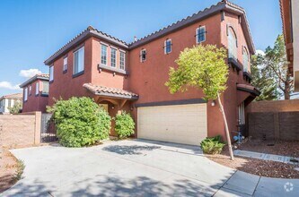 Building Photo - Introducing a 3 Bedroom property nestled i...