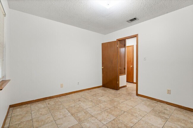 Building Photo - EAST FAIRHOPE NEAR DOWNTOWN