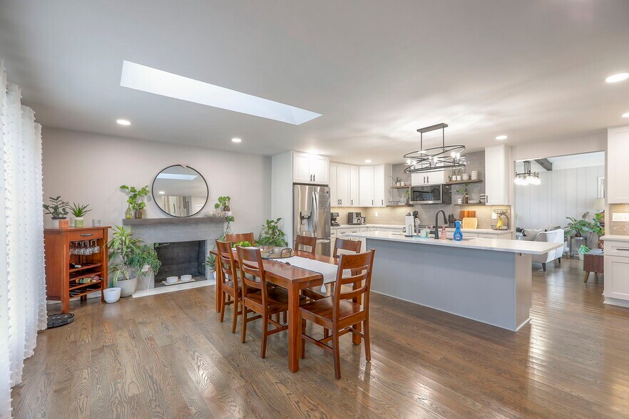 Building Photo - 7617 Windsor St