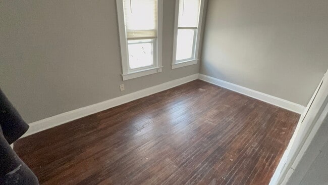 Building Photo - 954 Heyl Ave.