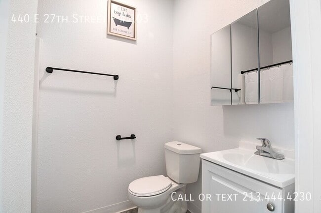 Building Photo - 440 E 27th St