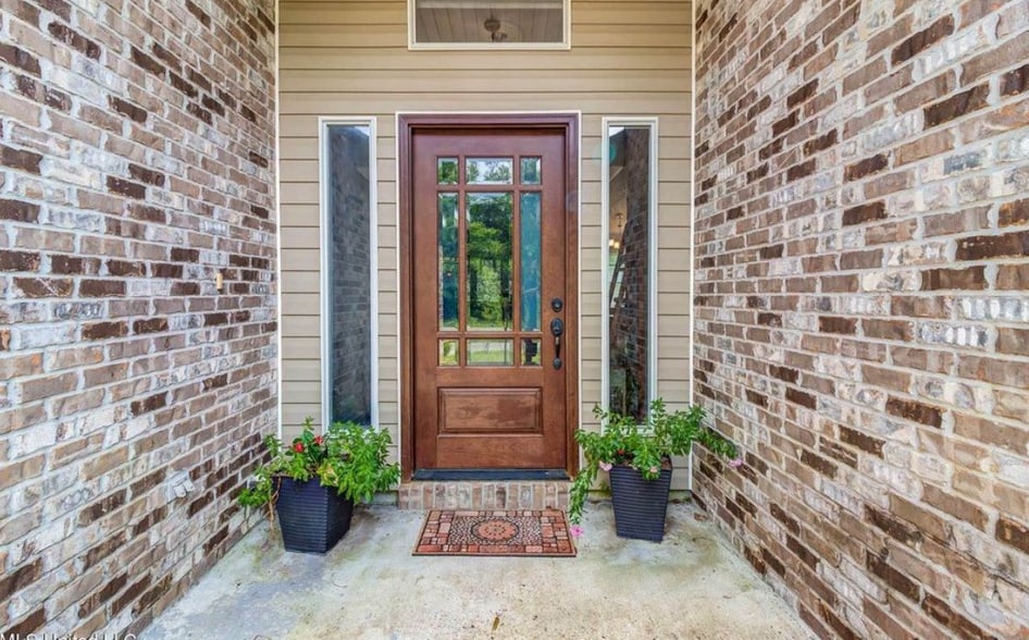 Building Photo - 15355 Northwood Hills Dr