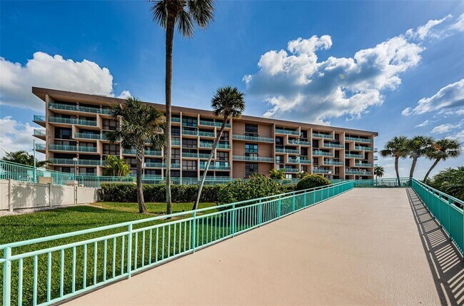 Primary Photo - 1 Key Capri