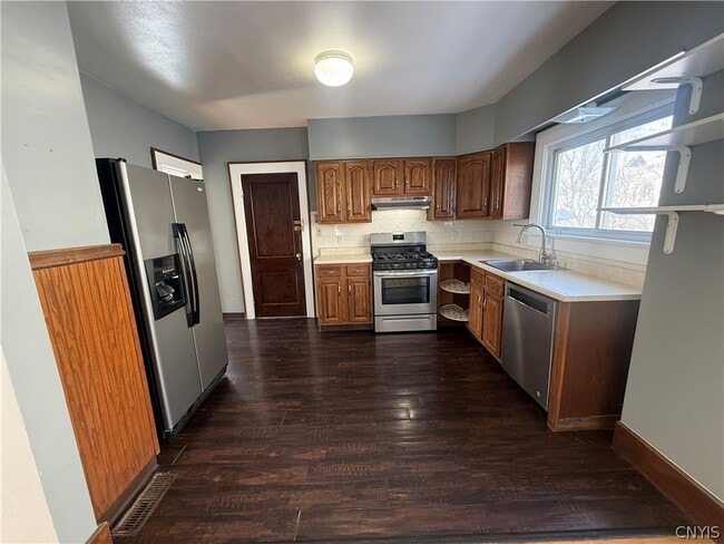 Building Photo - 221 Durston Ave