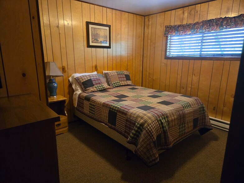 Cabin 2 Bedroom #1 - 165 E White Mountain Blvd