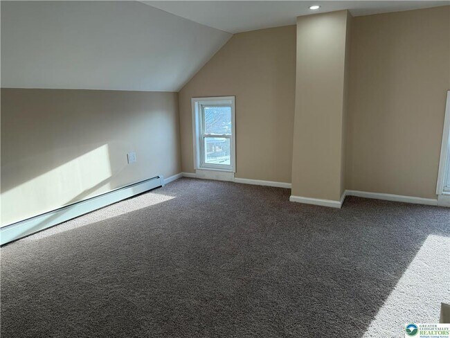 Building Photo - 4453 Main St