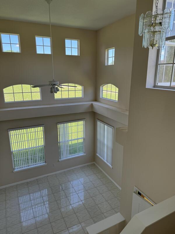 Building Photo - 602 Monroe Cir