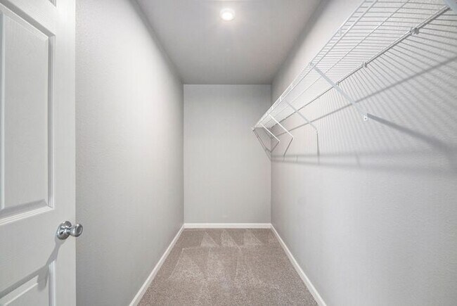 Building Photo - 2214 Macatawa Ln