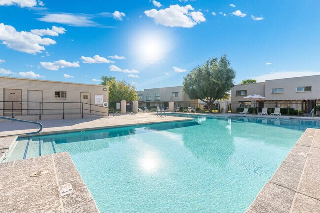 Building Photo - 6957 E Osborn Rd