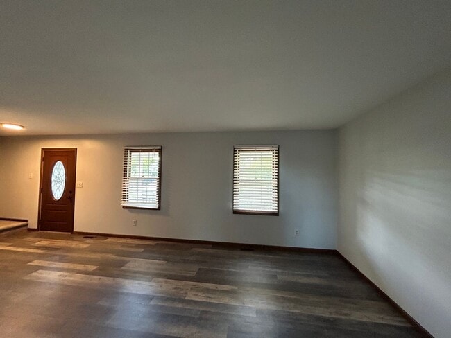 Building Photo - 8659 Groveside Dr