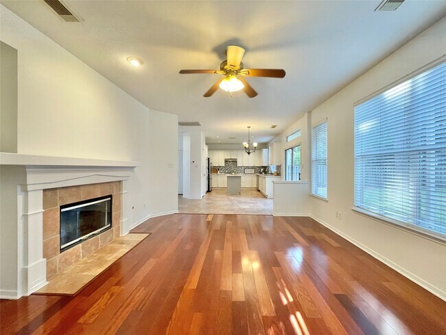 Building Photo - 11 Dalea Pl