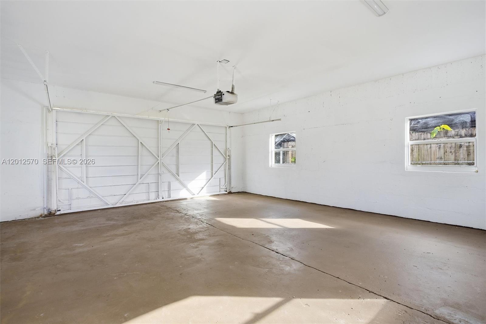 Building Photo - 461 Plover Ave