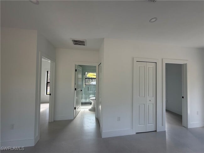 Building Photo - 4141 Everglades Blvd S