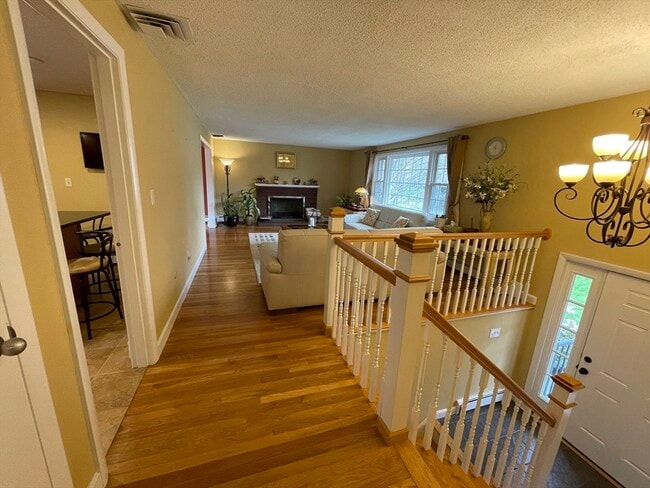 Building Photo - 2 Barrett Rd