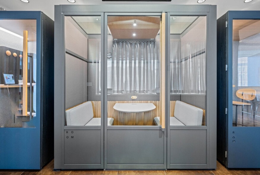 Building Photo - 120 Kingston St