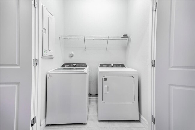 Building Photo - 4828 Chantilly Rd