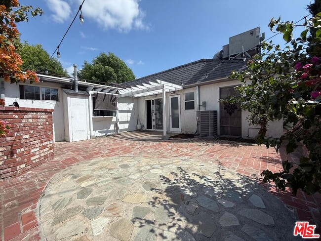 Building Photo - 14409 Hatteras St
