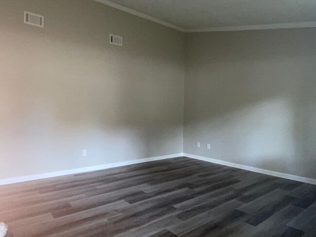 Building Photo - 8759 Embrey Dr