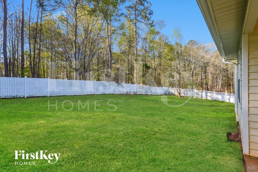 Building Photo - 145 Vinny's Way