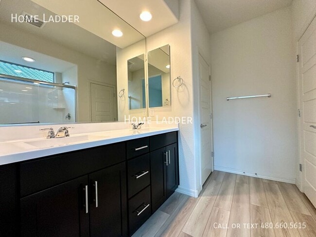 Building Photo - 19842 W Badgett Ln