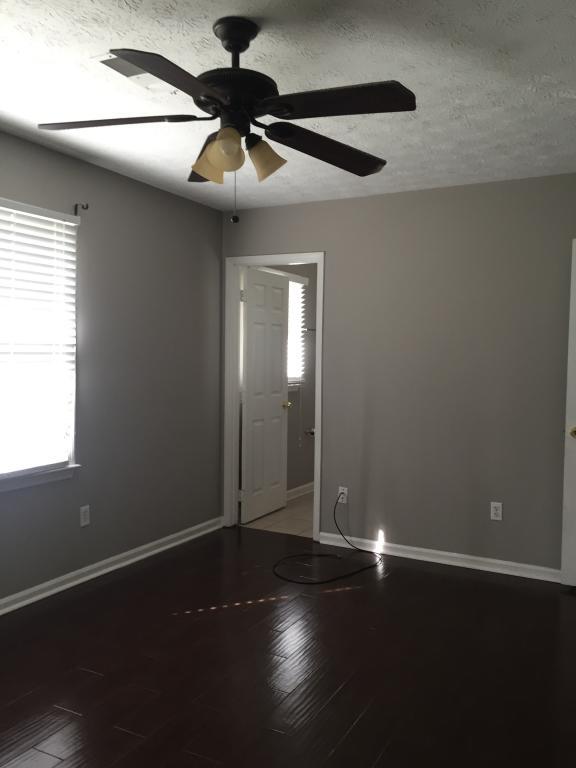 Building Photo - 403 Leary Ct