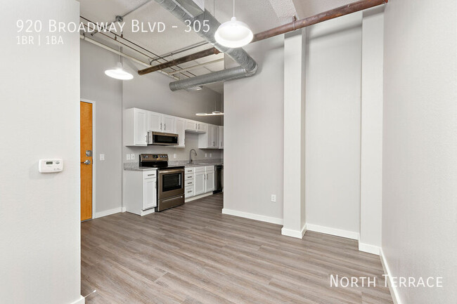 Building Photo - ? Trendy 1BR Loft in the Heart of Downtown...