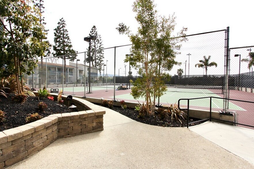 Building Photo - 902 Camino Real