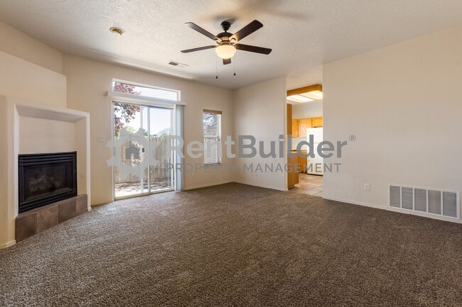 Building Photo - JANUARY MOVE IN SPECIAL: $500 Off 1 Month'...