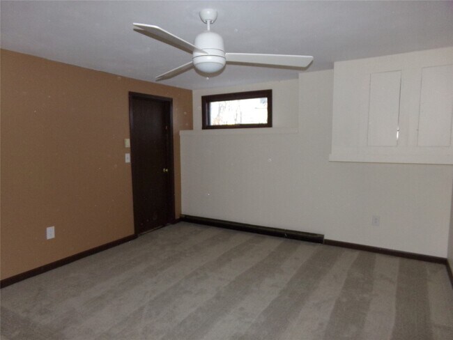 Building Photo - 900 Wallace St