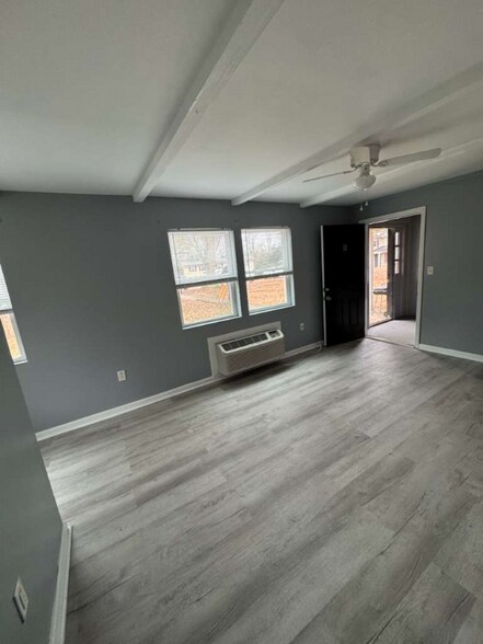 Building Photo - 201 Chandler Dr