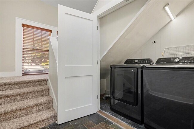 Building Photo - 39 Alden Ave NW