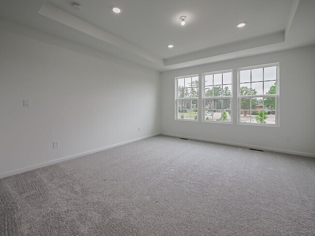 Building Photo - AVAILABLE NOW! Modern Comfort Meets Everyd...