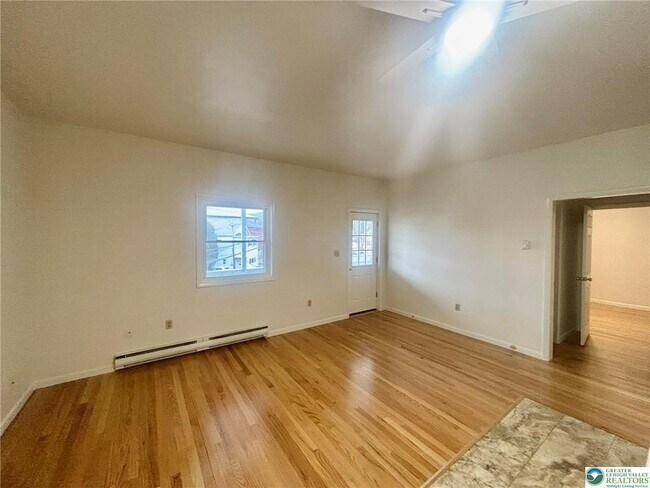 Building Photo - 20 W Main St