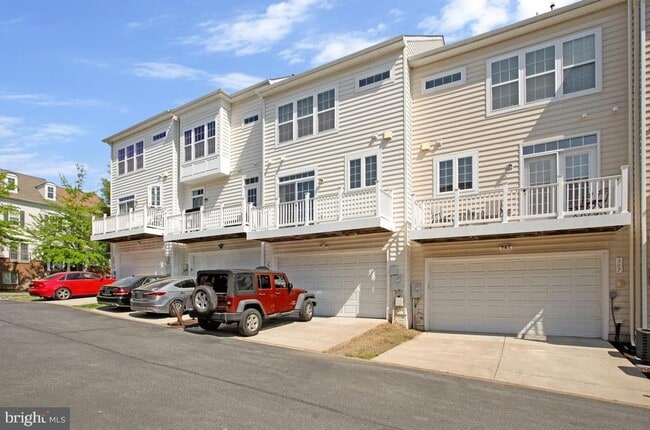Building Photo - 505 Jurgensen Pl