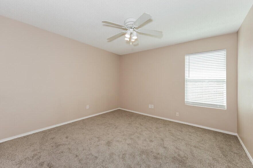 Building Photo - 4054 Hunters Creek Dr