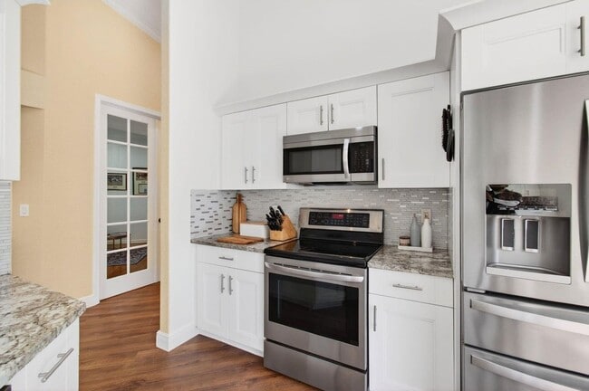 Building Photo - 9168 Bay Point Cir