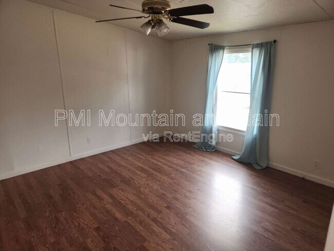 Building Photo - 32 Misty Mountain Way