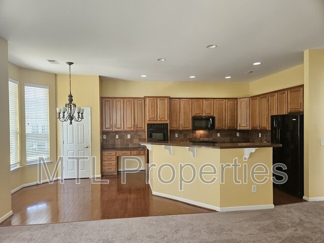 Building Photo - 849 Platinum Dr